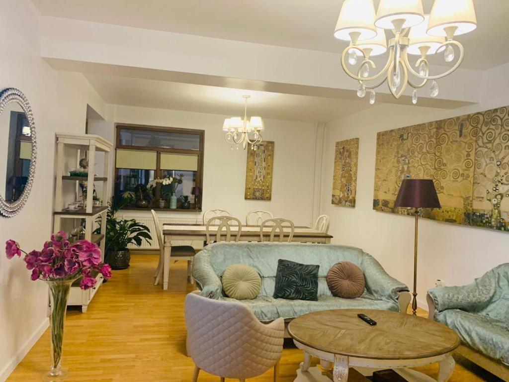 Dativo House Navodari